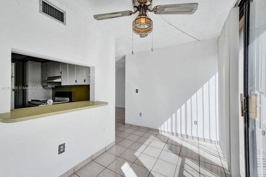 For Rent: $2,600 (2 beds, 2 baths, 1086 Square Feet)