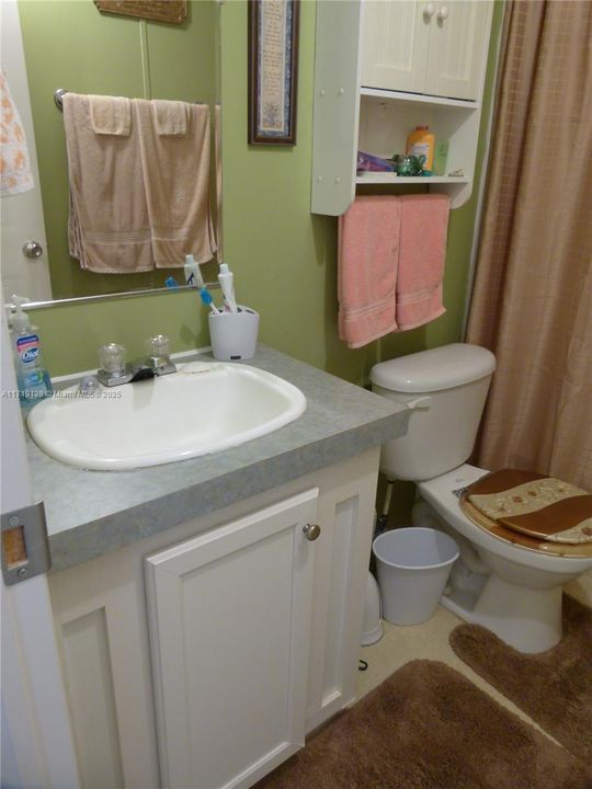 For Sale: $218,850 (2 beds, 2 baths, 728 Square Feet)