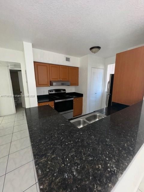 For Rent: $2,400 (3 beds, 2 baths, 1088 Square Feet)