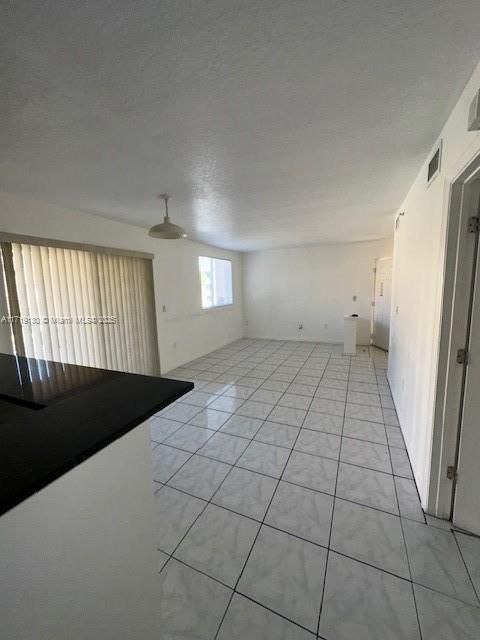 For Rent: $2,400 (3 beds, 2 baths, 1088 Square Feet)