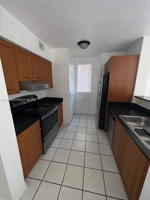 For Rent: $2,400 (3 beds, 2 baths, 1088 Square Feet)