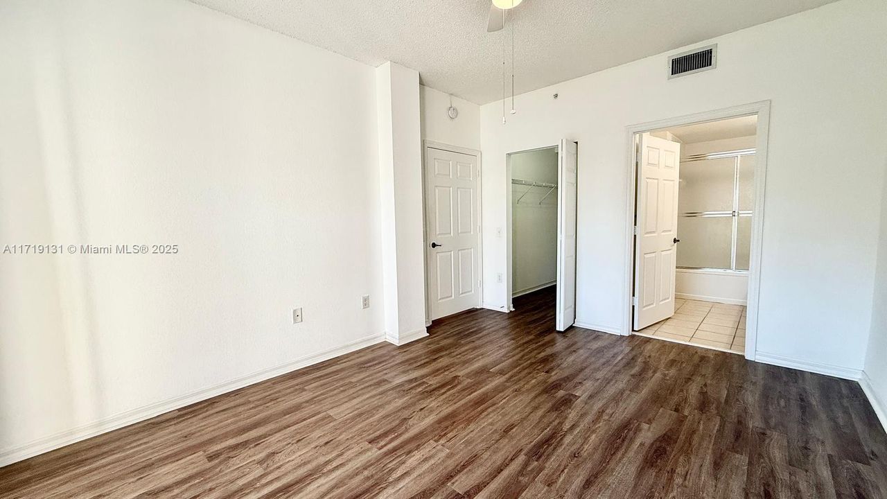 For Rent: $2,500 (2 beds, 2 baths, 1092 Square Feet)