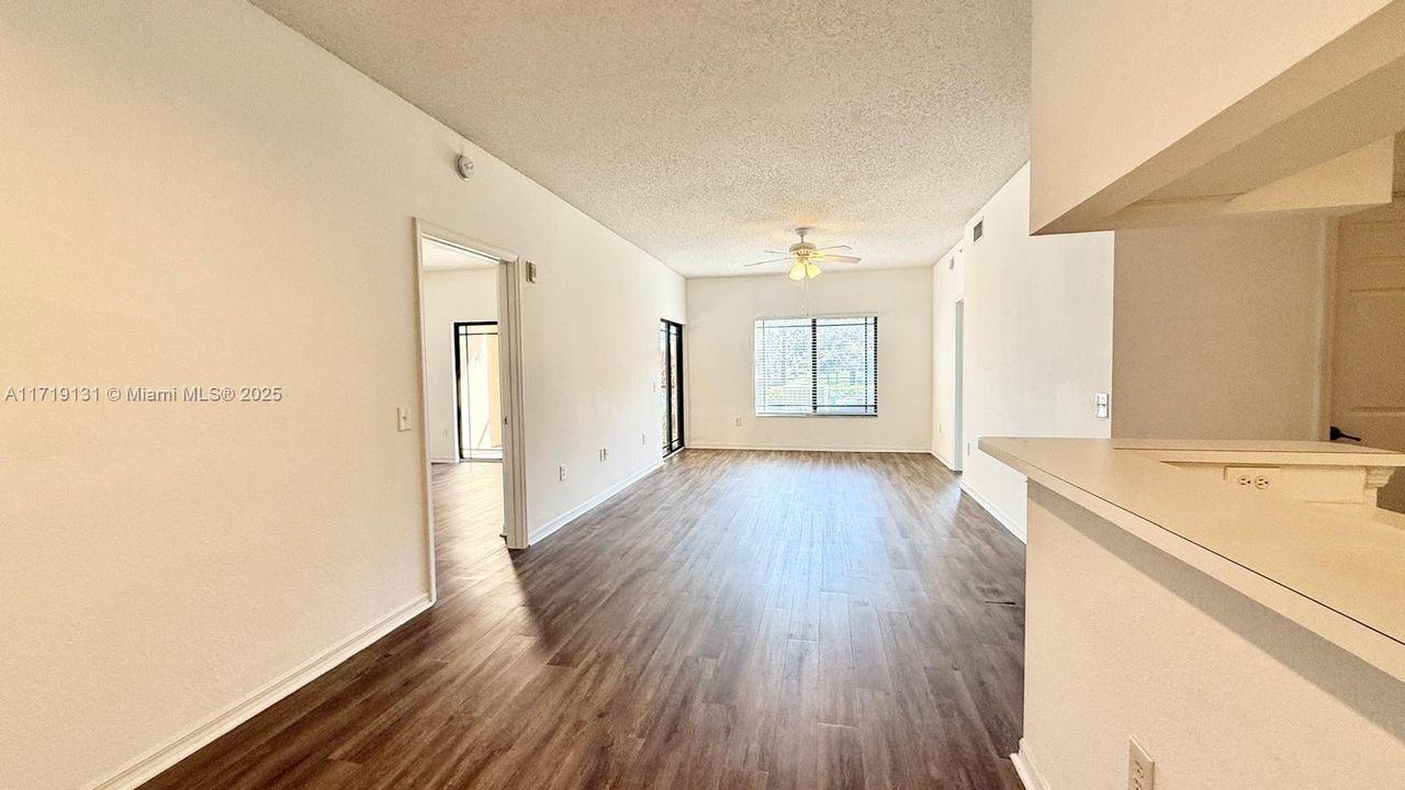 For Rent: $2,500 (2 beds, 2 baths, 1092 Square Feet)