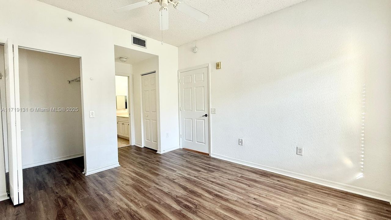 For Rent: $2,500 (2 beds, 2 baths, 1092 Square Feet)