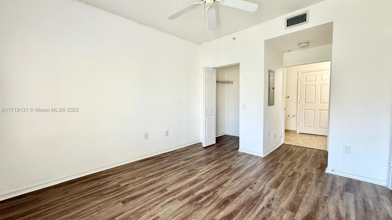 For Rent: $2,500 (2 beds, 2 baths, 1092 Square Feet)