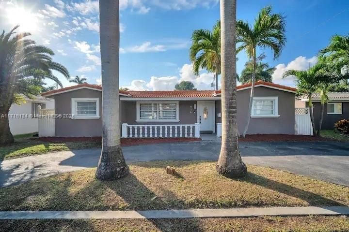 For Sale: $844,000 (4 beds, 2 baths, 2261 Square Feet)