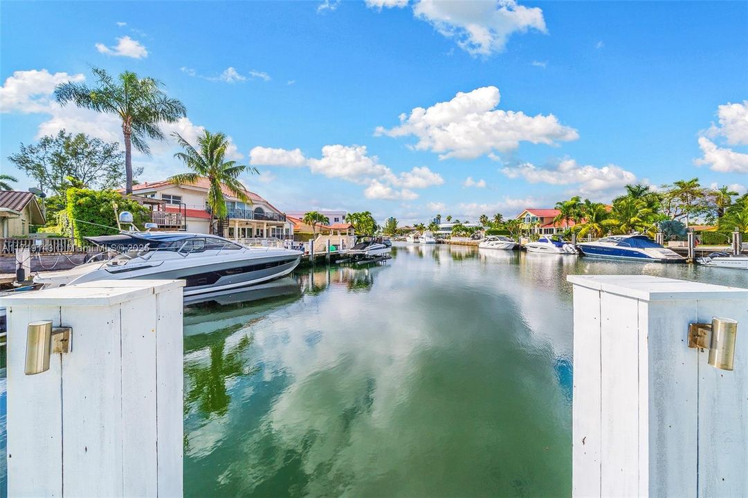 For Sale: $3,750,000 (4 beds, 2 baths, 2723 Square Feet)