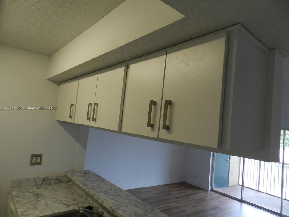 For Rent: $1,690 (1 beds, 1 baths, 615 Square Feet)