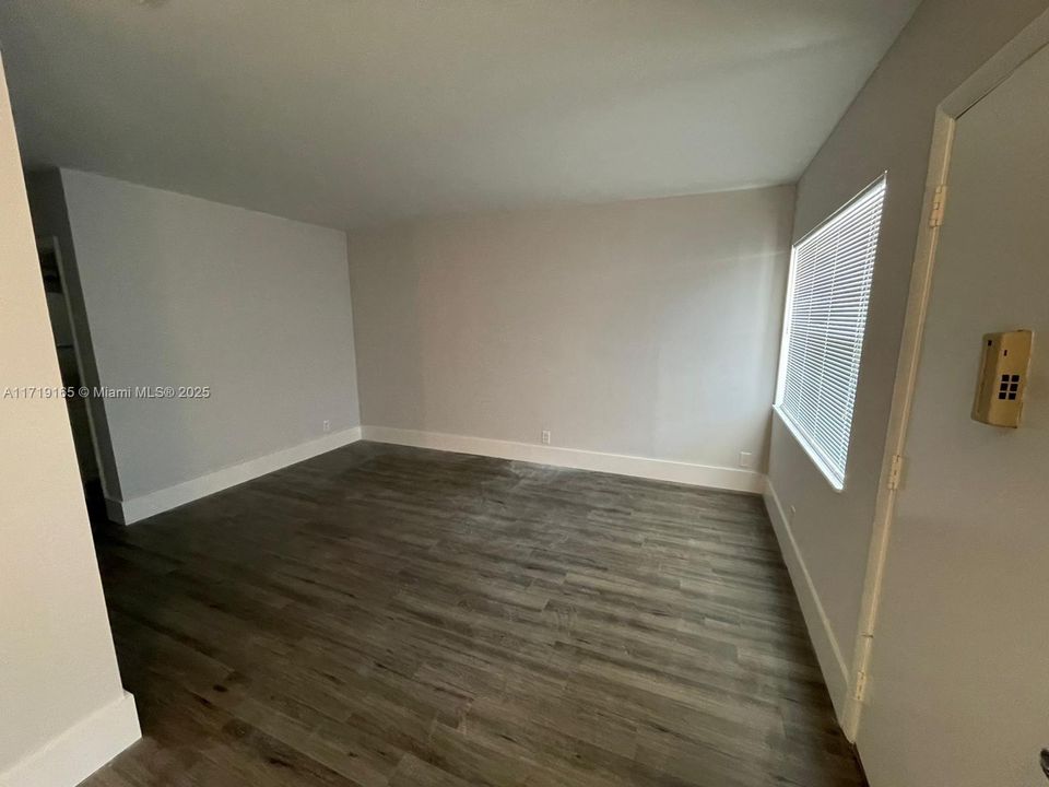 For Rent: $1,625 (1 beds, 1 baths, 550 Square Feet)