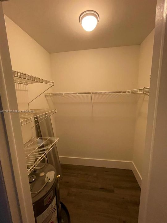 For Rent: $1,625 (1 beds, 1 baths, 550 Square Feet)