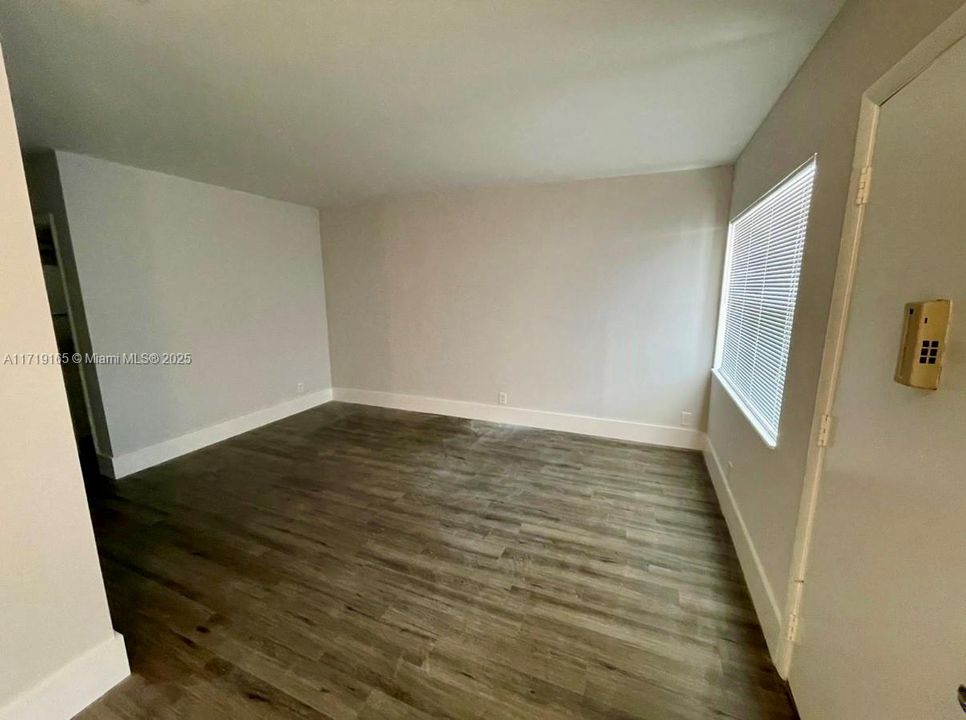 For Rent: $1,625 (1 beds, 1 baths, 550 Square Feet)