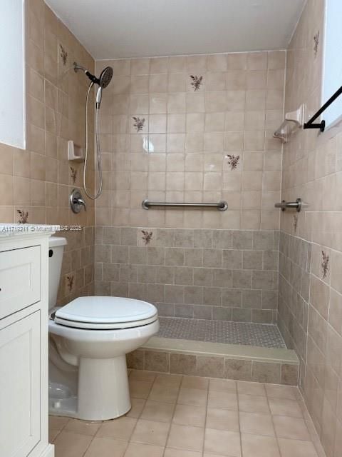 For Sale: $270,000 (2 beds, 1 baths, 715 Square Feet)