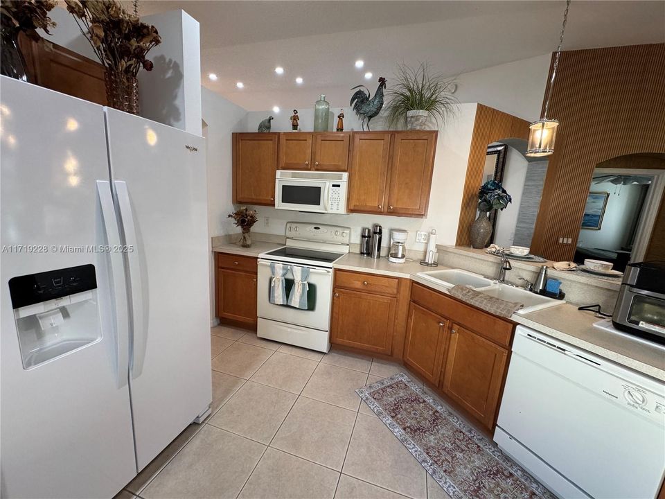 For Sale: $399,000 (3 beds, 2 baths, 1689 Square Feet)