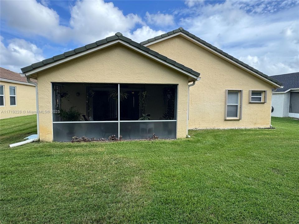 For Sale: $399,000 (3 beds, 2 baths, 1689 Square Feet)