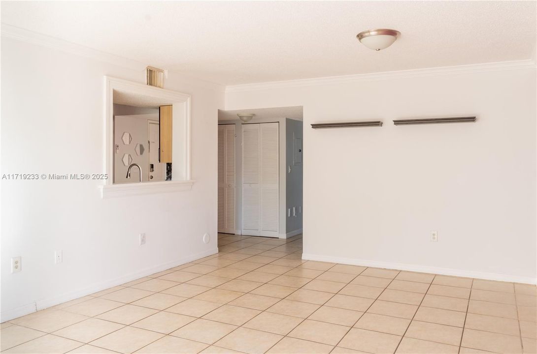 For Rent: $3,000 (3 beds, 2 baths, 1120 Square Feet)