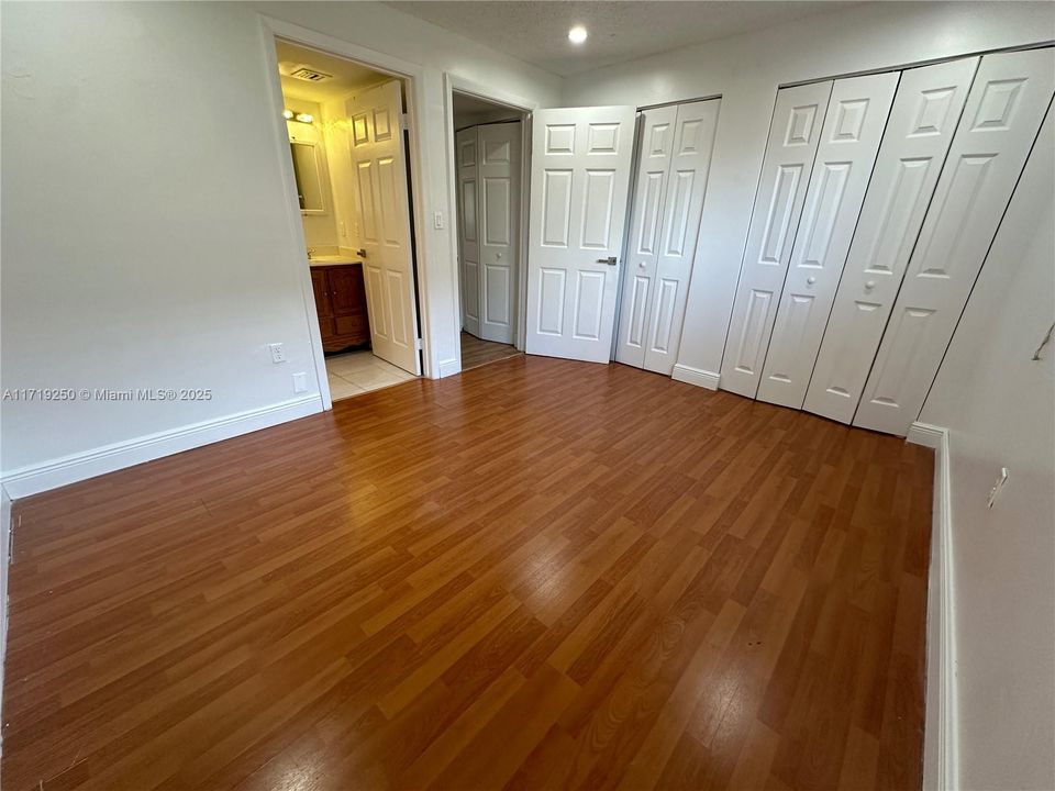 For Rent: $2,250 (2 beds, 2 baths, 1030 Square Feet)