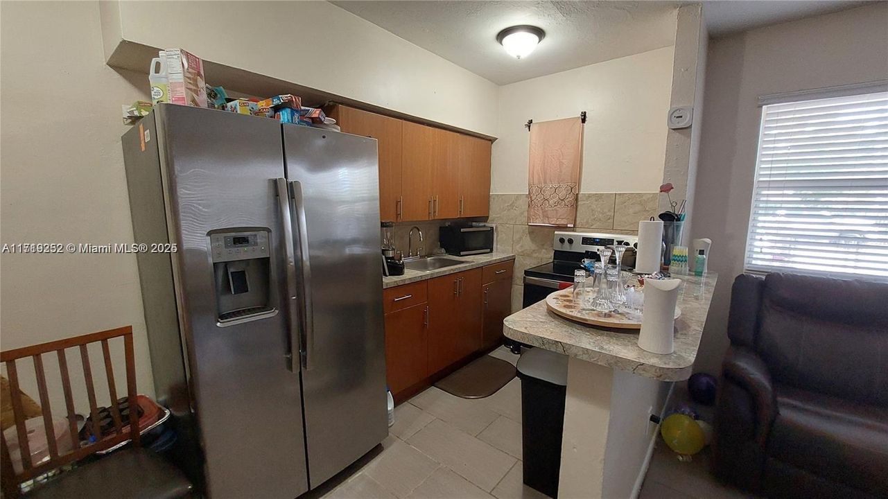 For Rent: $2,500 (2 beds, 1 baths, 1424 Square Feet)