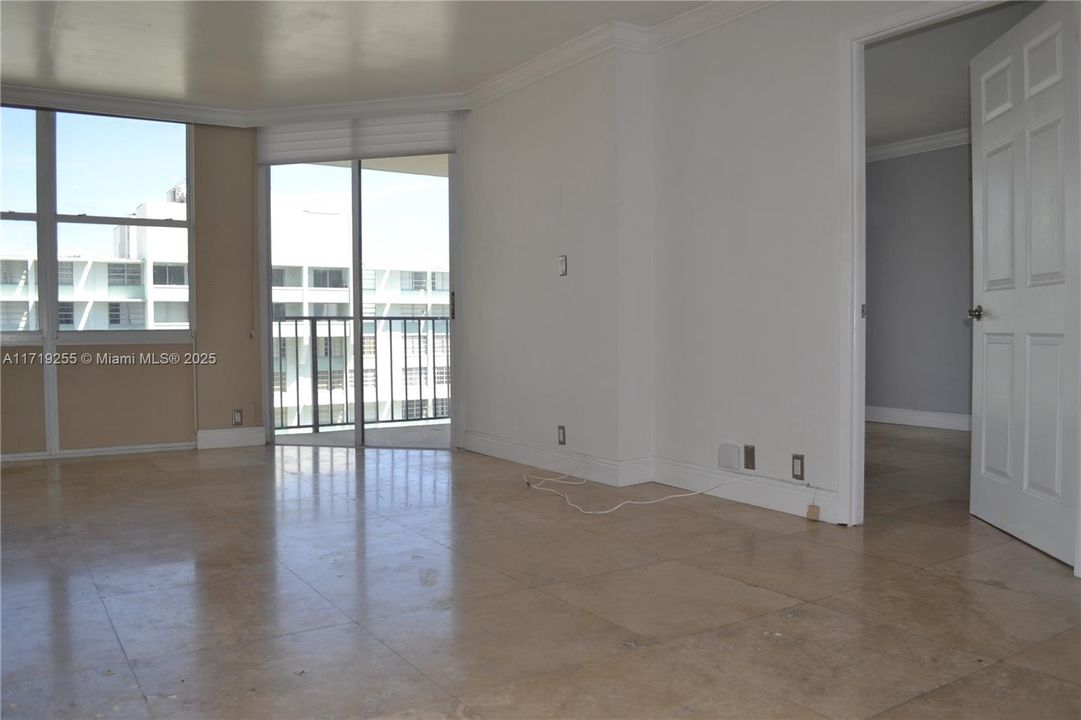 For Rent: $2,875 (1 beds, 1 baths, 868 Square Feet)