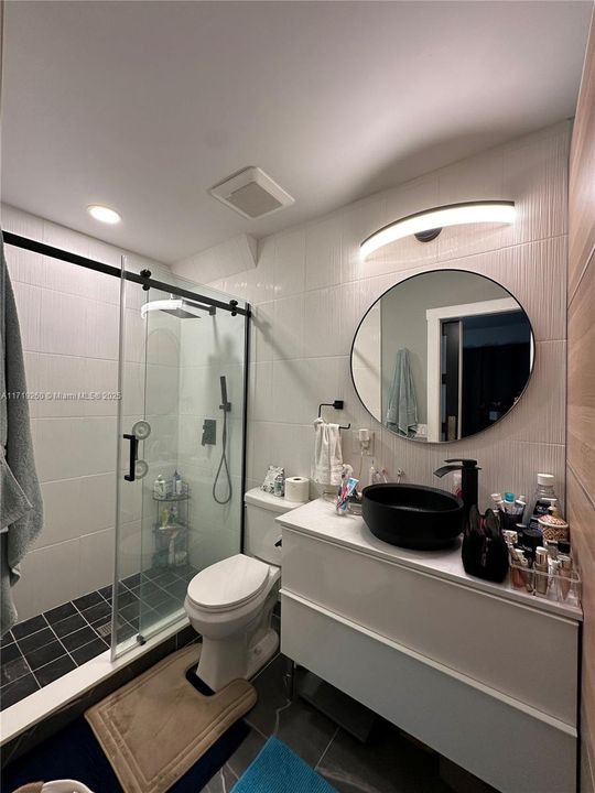 Main Bedroom Bathroom