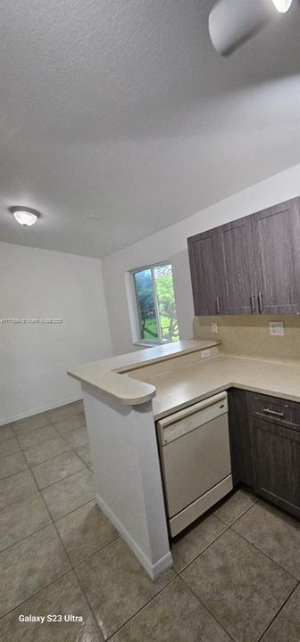 For Rent: $2,100 (3 beds, 2 baths, 1176 Square Feet)