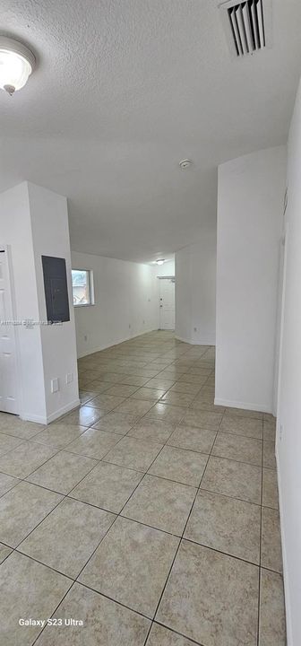 For Rent: $2,100 (3 beds, 2 baths, 1176 Square Feet)