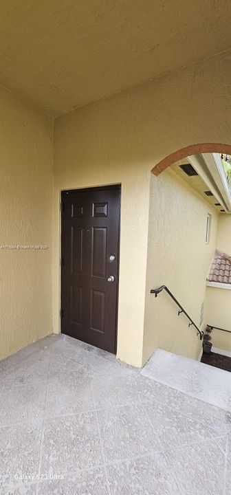 For Rent: $2,100 (3 beds, 2 baths, 1176 Square Feet)