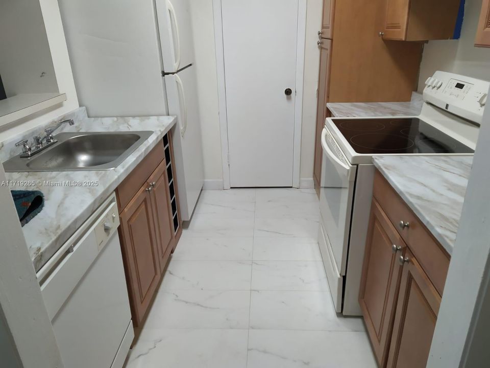 For Rent: $2,000 (2 beds, 2 baths, 1148 Square Feet)