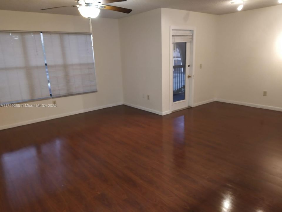 For Rent: $2,000 (2 beds, 2 baths, 1148 Square Feet)