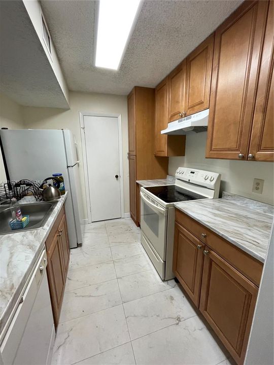 For Rent: $2,000 (2 beds, 2 baths, 1148 Square Feet)