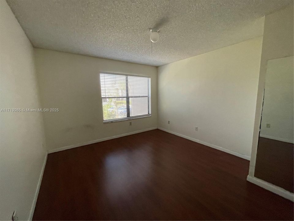 For Rent: $2,000 (2 beds, 2 baths, 1148 Square Feet)