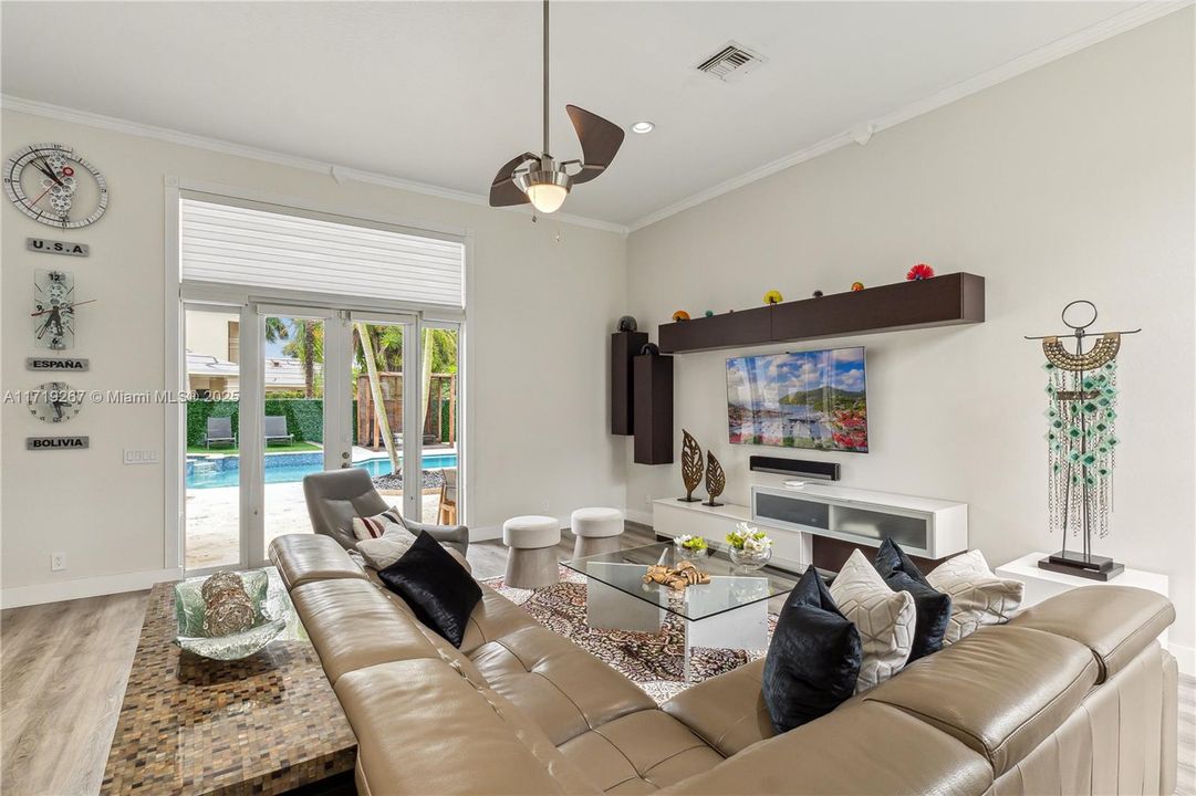For Sale: $2,650,000 (5 beds, 5 baths, 4858 Square Feet)