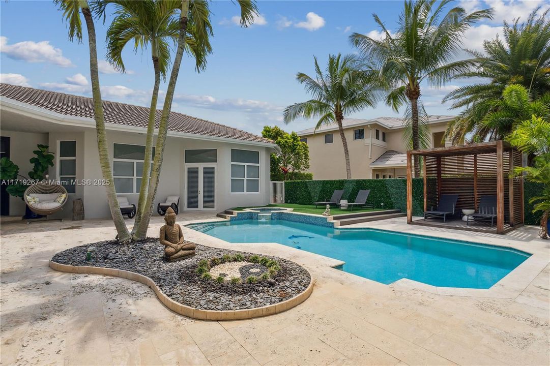 For Sale: $2,650,000 (5 beds, 5 baths, 4858 Square Feet)