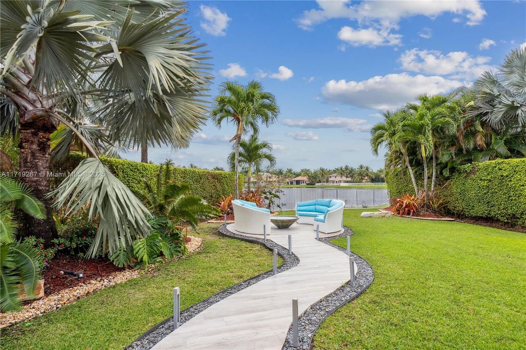 For Sale: $2,650,000 (5 beds, 5 baths, 4858 Square Feet)
