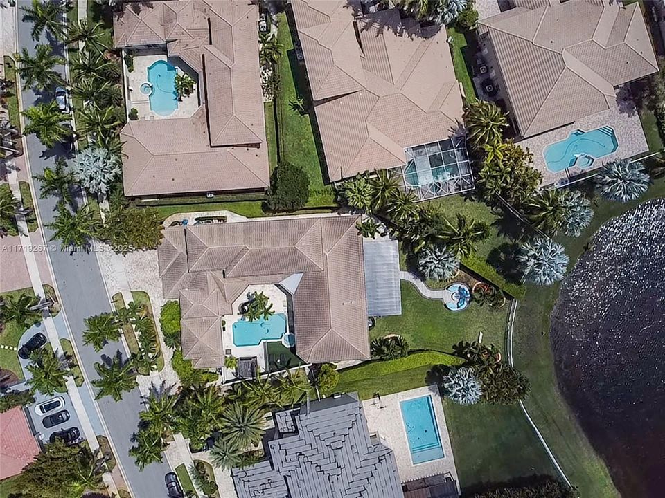 For Sale: $2,650,000 (5 beds, 5 baths, 4858 Square Feet)