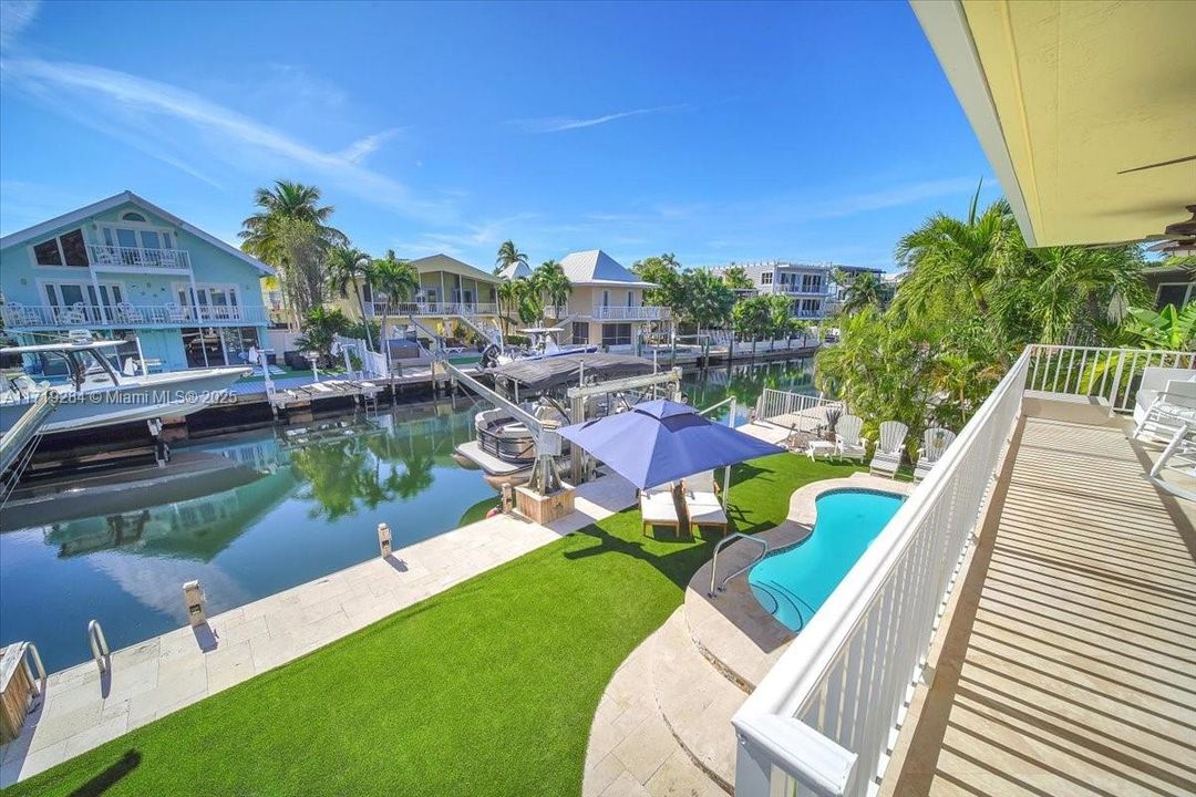 Recently Sold: $2,299,000 (3 beds, 2 baths, 2968 Square Feet)