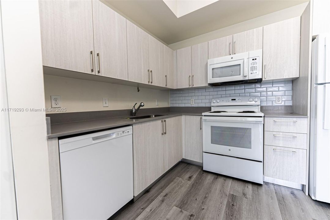 For Rent: $2,200 (2 beds, 2 baths, 48184 Square Feet)