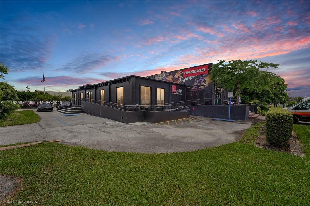 Recently Sold: $9,995,000 (0 beds, 0 baths, 0 Square Feet)