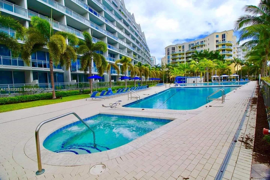 For Sale: $599,000 (1 beds, 2 baths, 1214 Square Feet)
