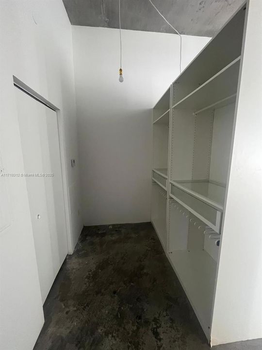 closet open area