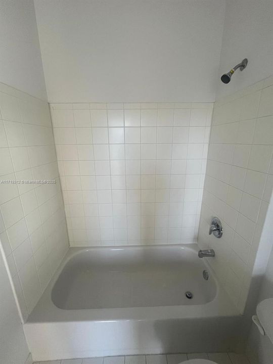 2bath tub