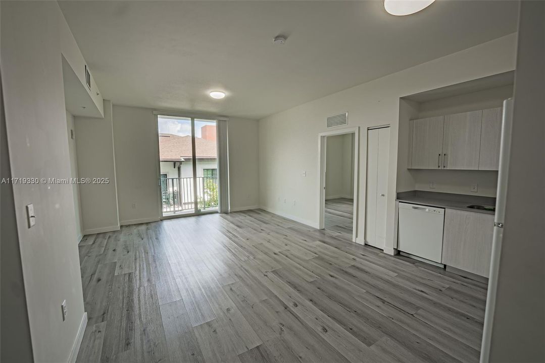 For Rent: $2,200 (2 beds, 2 baths, 48184 Square Feet)