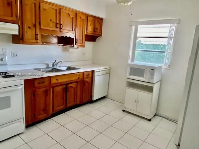 For Sale: $359,900 (2 beds, 1 baths, 700 Square Feet)