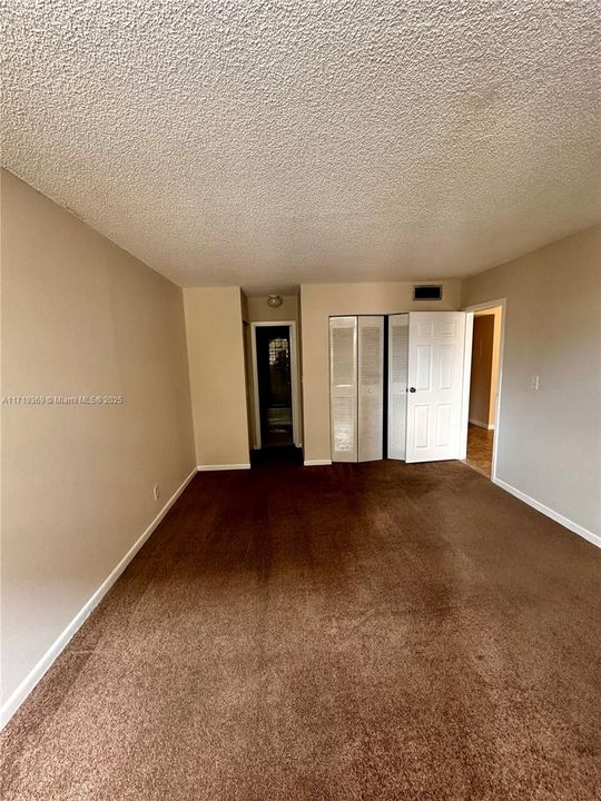 For Rent: $1,650 (1 beds, 1 baths, 772 Square Feet)