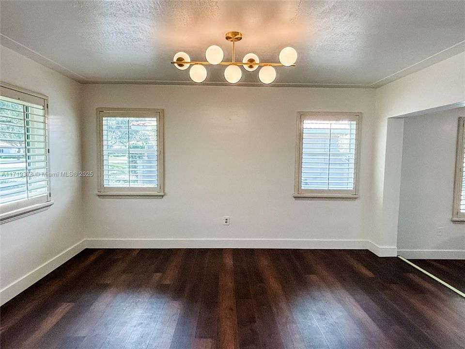 For Rent: $5,500 (3 beds, 2 baths, 1895 Square Feet)