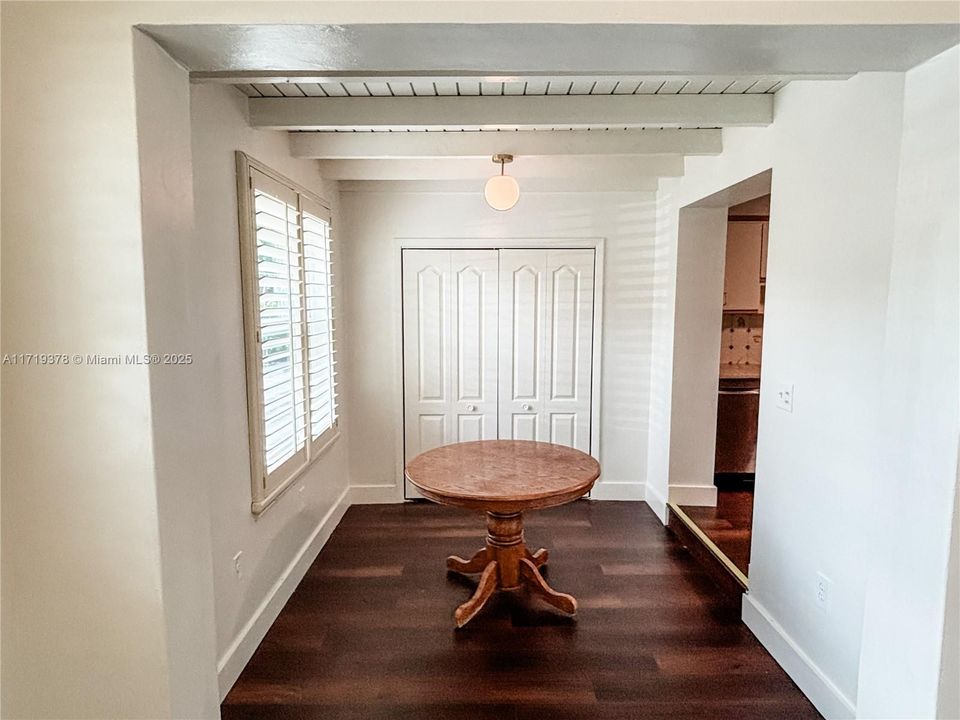 For Rent: $5,500 (3 beds, 2 baths, 1895 Square Feet)