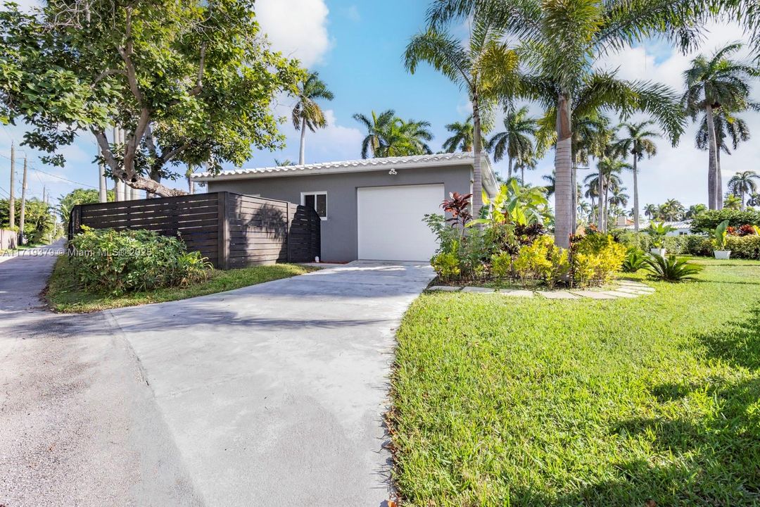 For Sale: $1,850,000 (3 beds, 3 baths, 2882 Square Feet)