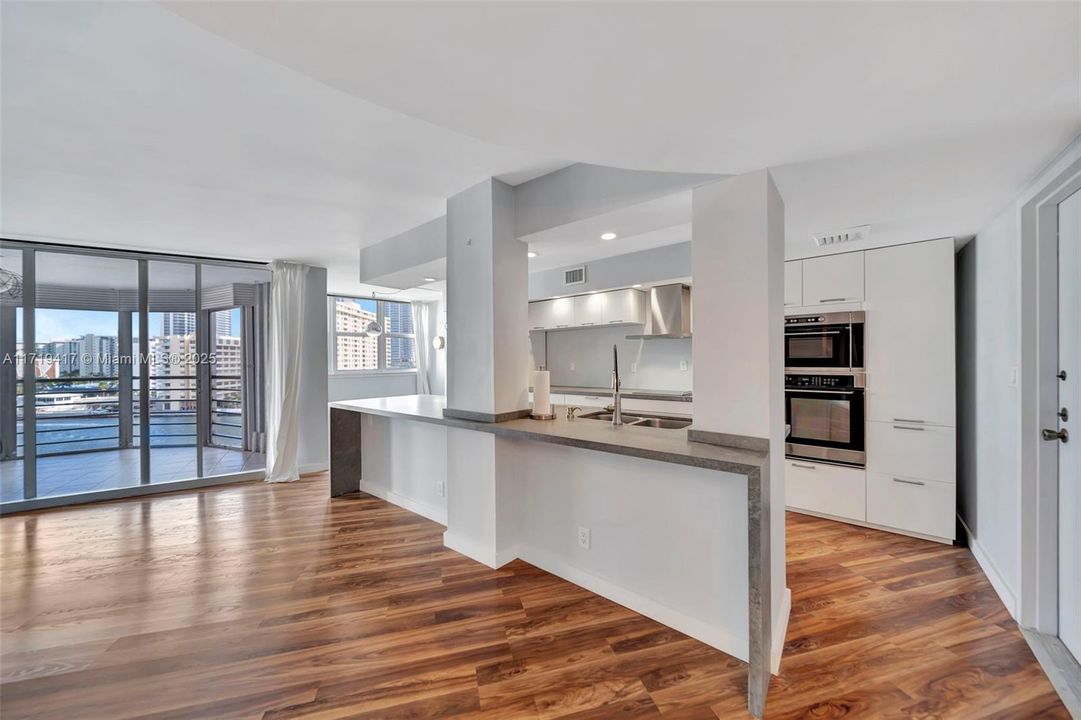 For Sale: $389,000 (2 beds, 2 baths, 1420 Square Feet)