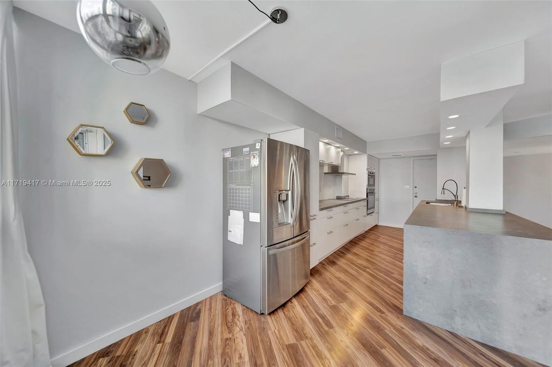 For Sale: $389,000 (2 beds, 2 baths, 1420 Square Feet)