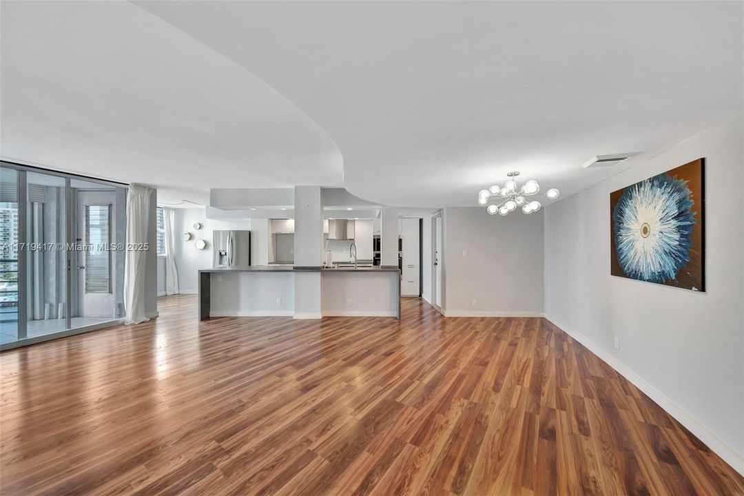 For Sale: $389,000 (2 beds, 2 baths, 1420 Square Feet)