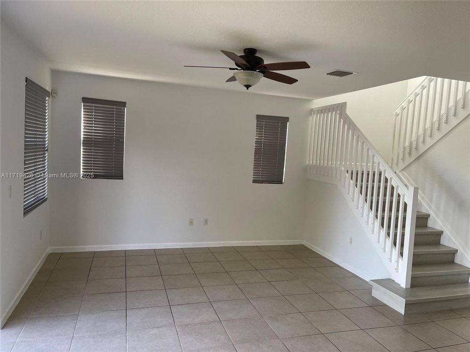 For Rent: $3,200 (4 beds, 2 baths, 2420 Square Feet)